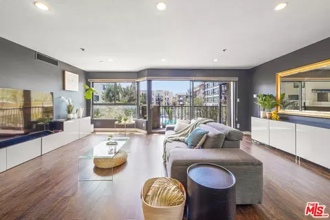 727 S Ardmore Ave #106, Los Angeles, CA 90005