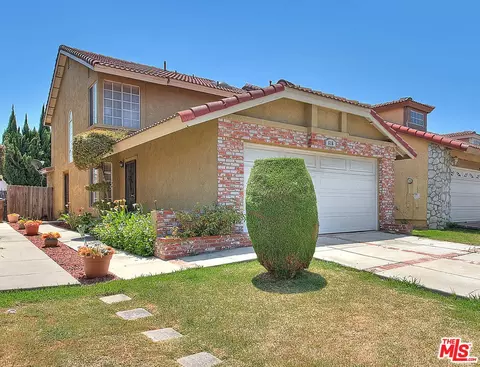 616 W Almond St, Compton, CA 90220