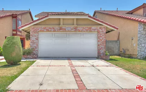 616 W Almond St, Compton, CA 90220 photo 2