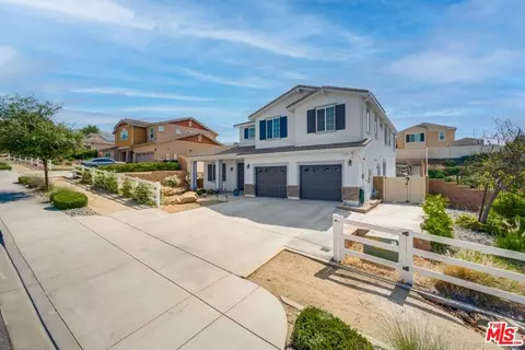 7531 Aplin St, Highland, CA 92346 photo 3