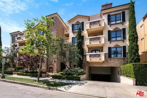 12026 Hoffman St #404, Studio City, CA 91604