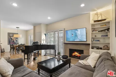 1655 Greenfield Ave #16, Los Angeles, CA 90025