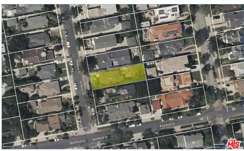 1010 Embury St, Pacific Palisades, CA 90272