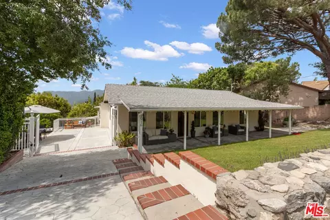 2916 Henrietta Ave, La Crescenta, CA 91214