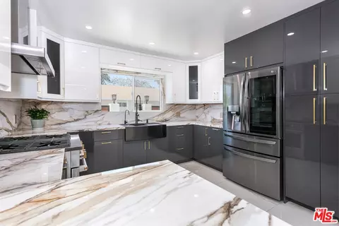 7001 Beckett St, Tujunga, CA 91042