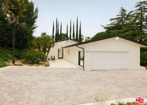15674 Royal Ridge Rd, Sherman Oaks, CA 91403