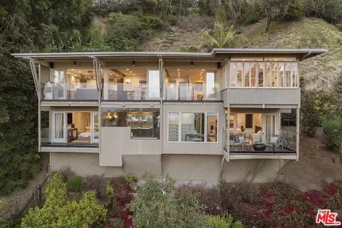 1640 Haslam Ter, Los Angeles, CA 90069