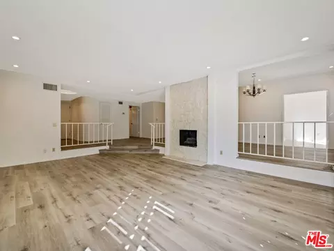 1434 Greenfield Ave #204, Los Angeles, CA 90025