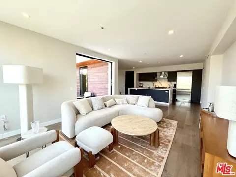 1017 N Croft Ave #301, Los Angeles, CA 90069