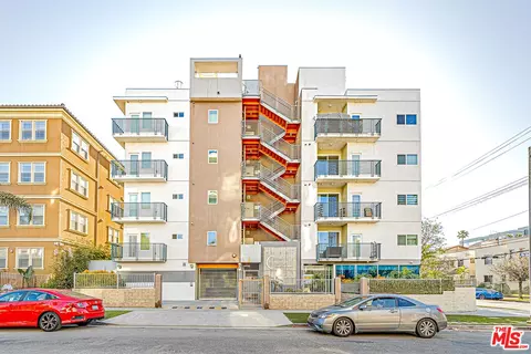 903 S New Hampshire Ave #302, Los Angeles, CA 90006
