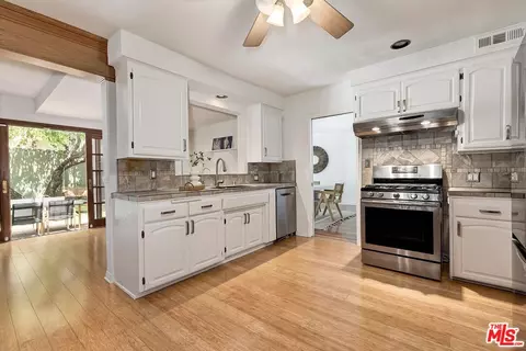 11205 Huntley Pl, Culver City, CA 90230 photo 13