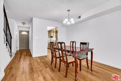 456 E Magnolia Blvd #E, Burbank, CA 91501 photo 4