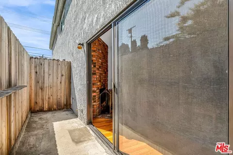 456 E Magnolia Blvd #E, Burbank, CA 91501 photo 22