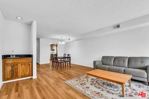 456 E Magnolia Blvd #E, Burbank, CA 91501 photo 6