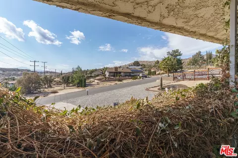 7545 Pinon Dr, Yucca Valley, CA 92284 photo 14