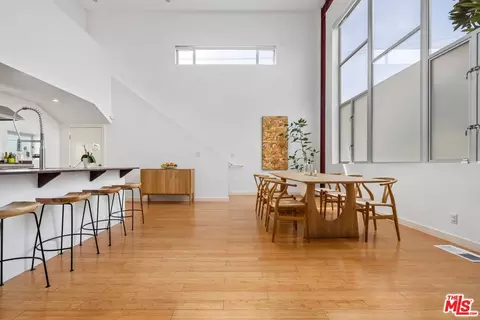 540 Vernon Ave, Venice, CA 90291