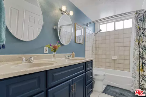 Bath - 2735 Beth Pl, Simi Valley, CA 93065 photo 2 of 2