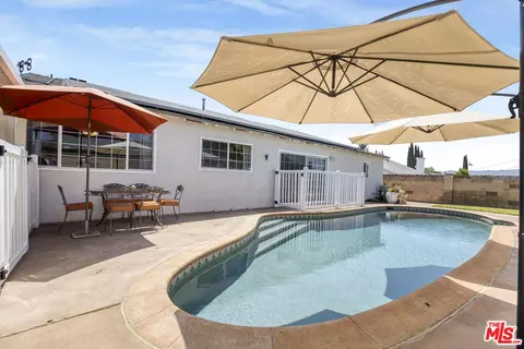 Exterior - 2735 Beth Pl, Simi Valley, CA 93065 photo 4 of 8
