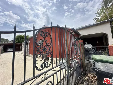 561 N Plymouth Blvd, Los Angeles, CA 90004