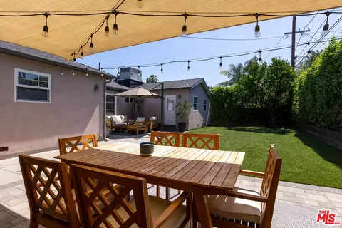 18336 Calvert St, Tarzana, CA 91335 photo 22