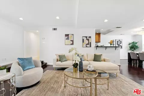 321 N Oakhurst Dr #203, Beverly Hills, CA 90210