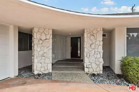 6616 Wooster Ave, Los Angeles, CA 90056