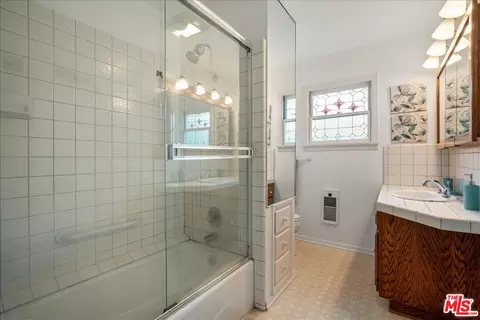 Bath - 2026 S Freeman St, Oceanside, CA 92054 photo 1 of 1