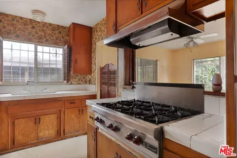 717 Marco Pl, Venice, CA 90291 photo 10