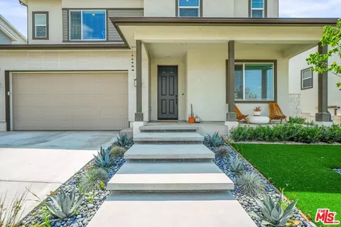 27703 Sequel Ct, Valencia, CA 91381 photo 2