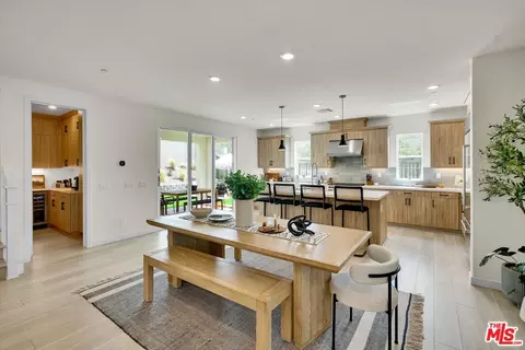 27703 Sequel Ct, Valencia, CA 91381 photo 7