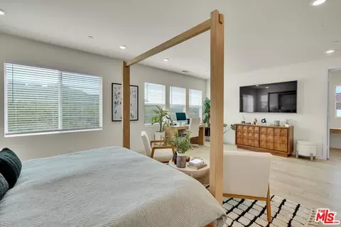 27703 Sequel Ct, Valencia, CA 91381 photo 13