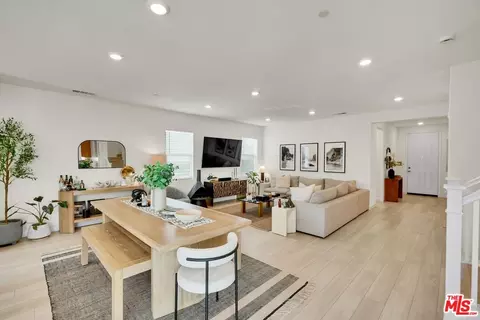 27703 Sequel Ct, Valencia, CA 91381 photo 8