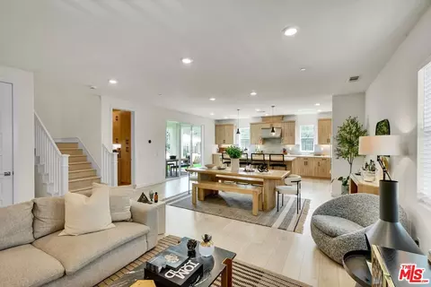 27703 Sequel Ct, Valencia, CA 91381 photo 5