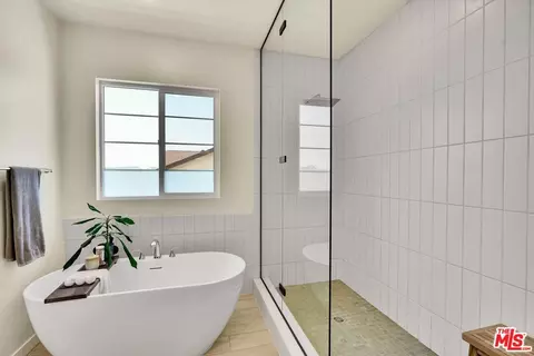 27703 Sequel Ct, Valencia, CA 91381 photo 16