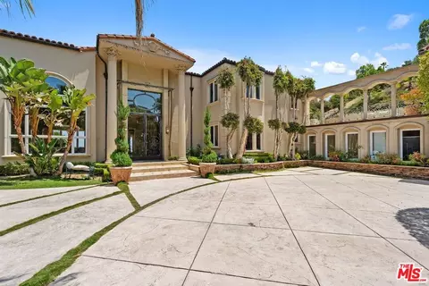 16980 Escalon Dr, Encino, CA 91436