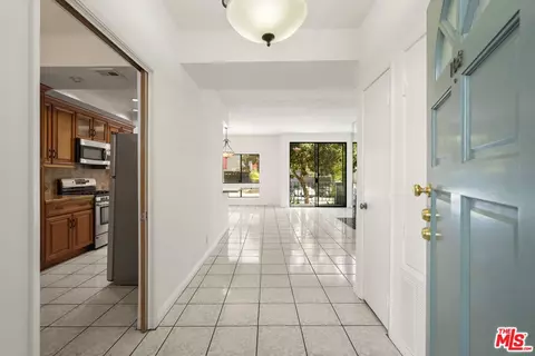 431 S Kingsley Dr #108, Los Angeles, CA 90020