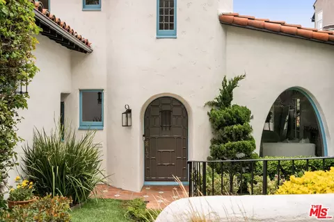 3716 Effingham Pl, Los Angeles, CA 90027