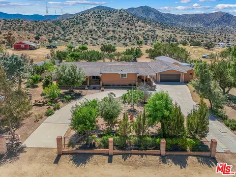 640 Foreston Dr, Acton, CA 93510