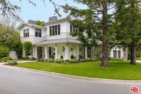800 Greentree Rd, Pacific Palisades, CA 90272