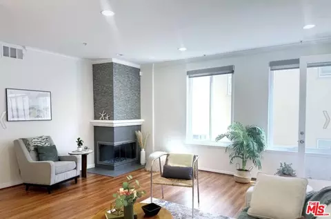 14271 Dickens St #102, Sherman Oaks, CA 91423