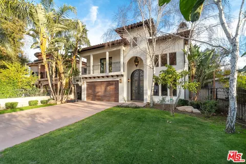 23042 Ostronic Dr, Woodland Hills, CA 91367