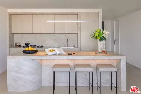 9200 Wilshire Blvd #206W, Beverly Hills, CA 90212