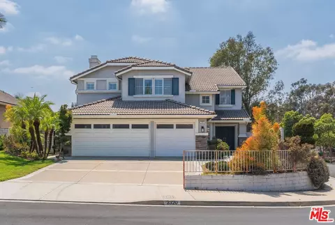 2320 Leggett Ln, Fullerton, CA 92833
