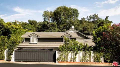 2572 Hutton Dr, Beverly Hills, CA 90210