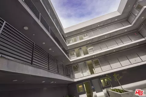 Exterior - 14629 Erwin St, Van Nuys, CA 91411 photo 2 of 6