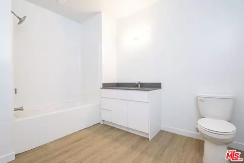 Bath - 14629 Erwin St, Van Nuys, CA 91411 photo 2 of 2