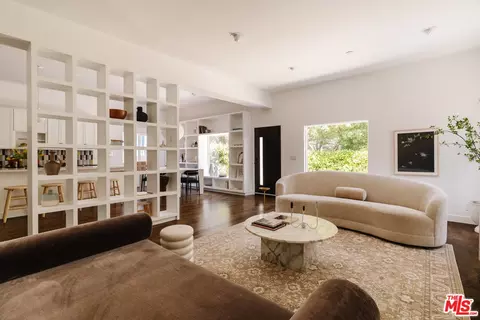 2939 Chesapeake Ave, Los Angeles, CA 90016