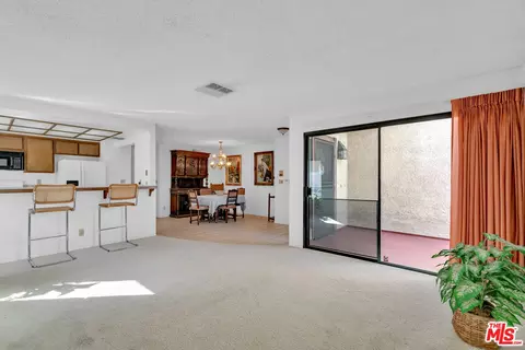 7255 Balboa Blvd #20, Van Nuys, CA 91406