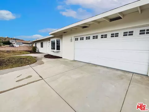 174 Gardenia Ave, Camarillo, CA 93010