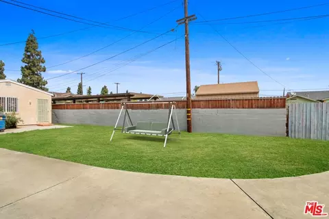 Exterior - 12412 S Willowbrook Ave, Compton, CA 90222 photo 1 of 4
